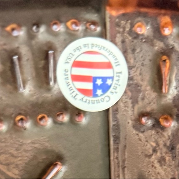 BETSY ROSS COLONIAL TABLE LAMP with Pierced Chisel Pattern Shade In Rustic Tin - Picture 5 of 5